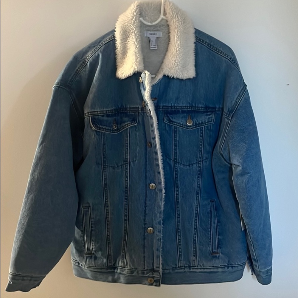 Jean jacket with fur on the inside